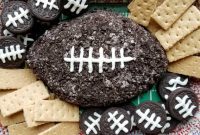 Touchdown Cookies and Cream Cheese Ball