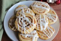 Cheesecake-Glazed Cinnamon Roll Cookies
