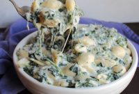 Velvety Spinach Macaroni Bake
