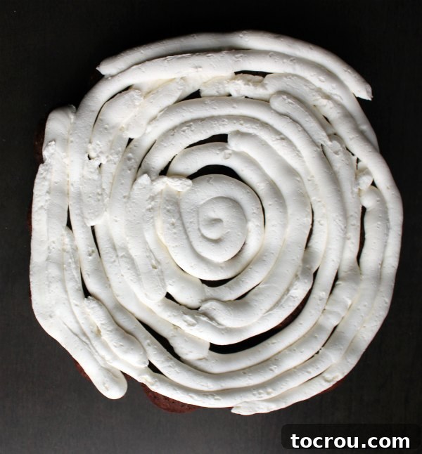 piped circles of buttercream on cupcakes to make pull apart cupcake cake