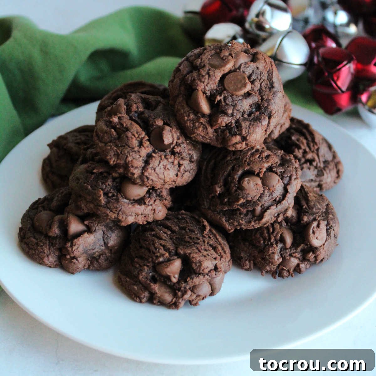 One-Bowl Brownie Cookies 2 Plate of rich, fudgy brownie mix cookies with a delicate crackled top, ready to be enjoyed.