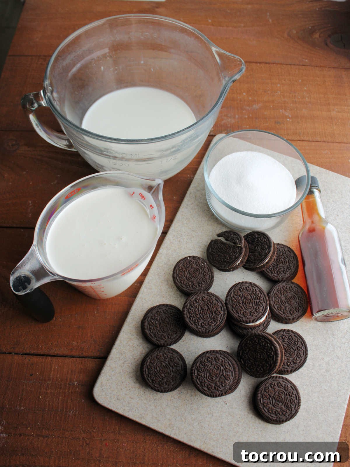 Vanilla Bean Dream with Chocolate Swirls 3 Ingredients including milk, cream, sugar, vanilla, and Oreo cookies.