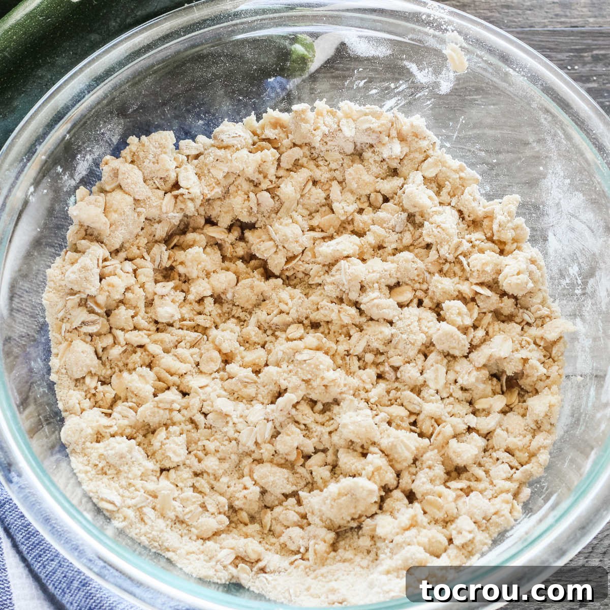 buttery oat topping for zucchini apple crisp.